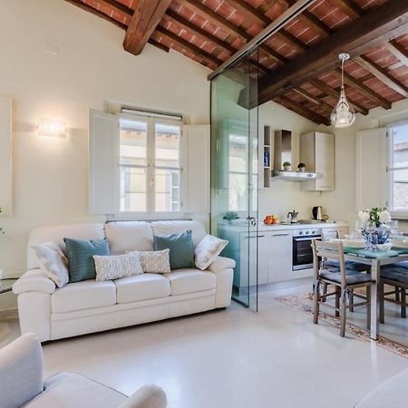 Helene Smart Flat With Elevator Inside Lucca Διαμέρισμα Εξωτερικό φωτογραφία